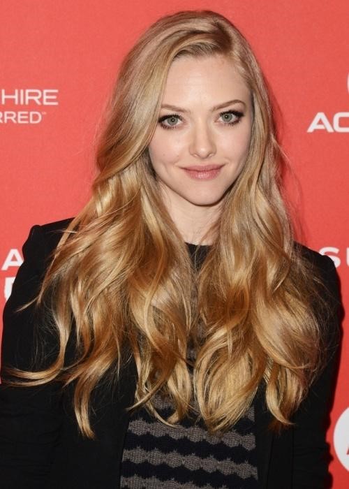 Amanda Seyfried's long blonde hair