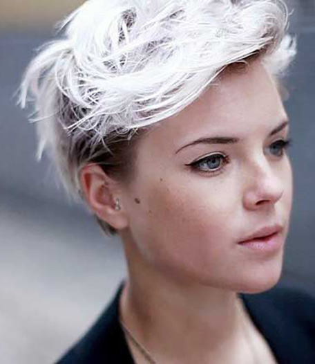 Renew classic blonde for an icy effect