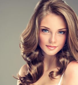 no summer frizz, smooth blonde highlights