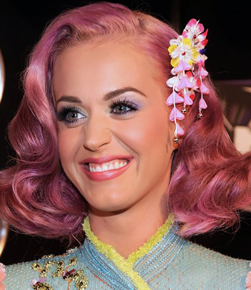 Katy Perry Bubblegum pink hair