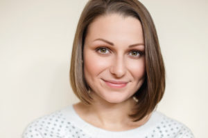 Lady with bob hair, brown hair colour