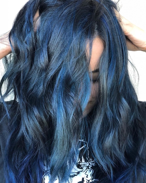 Black wig on sale with blue tips